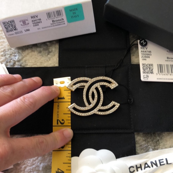 ❌SOLD❌CHANEL 21B Gold & Crystal XLarge Brooch NEW - Picture 13 of 17